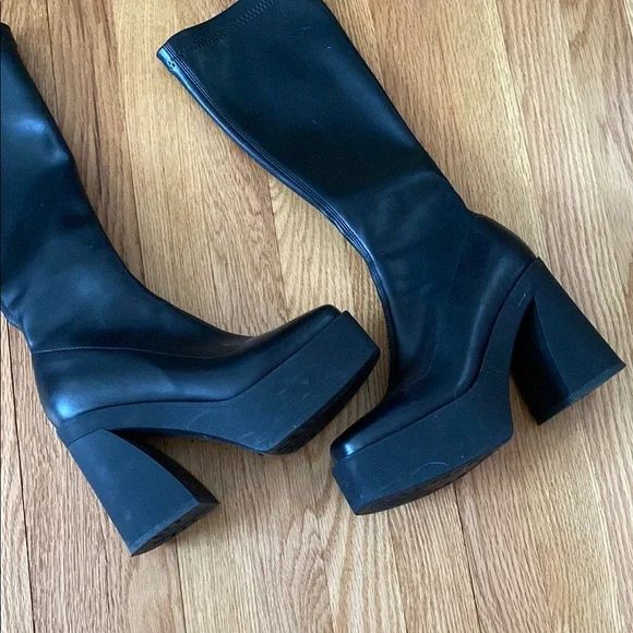 Knee High Black Platform Heel Boot - Picture 2 of 5
